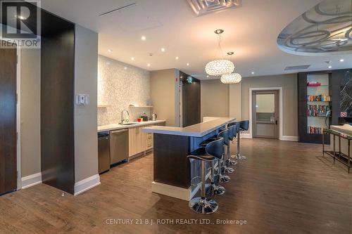 313 - 15277 Yonge Street S, Aurora, ON - Indoor Photo Showing Kitchen With Upgraded Kitchen