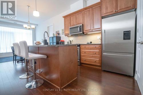 313 - 15277 Yonge Street S, Aurora, ON - Indoor Photo Showing Kitchen With Upgraded Kitchen