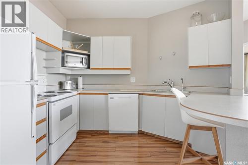 1108 1867 Hamilton Street, Regina, SK - Indoor Photo Showing Kitchen