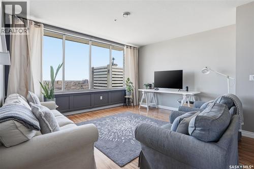 1108 1867 Hamilton Street, Regina, SK - Indoor Photo Showing Living Room