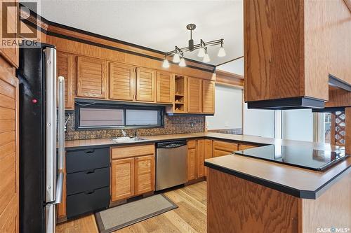 622 Costigan Way, Saskatoon, SK - Indoor Photo Showing Kitchen