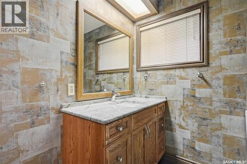 622 Costigan Way, Saskatoon, SK - Indoor Photo Showing Bathroom