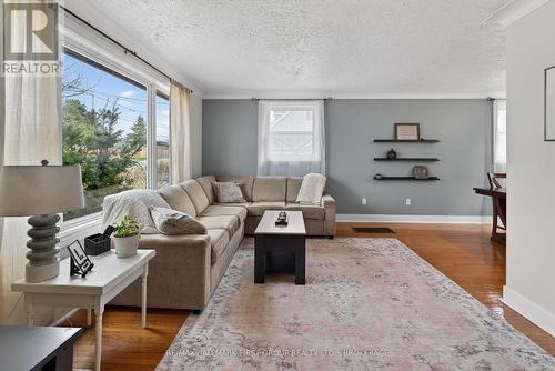 1198 Brass Drive, Kingston (City Northwest), ON - Indoor Photo Showing Living Room