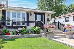 756 BREEZY DRIVE Pickering, ON L1W 2X7