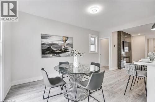221 Rosslyn Avenue N, Hamilton, ON - Indoor Photo Showing Dining Room