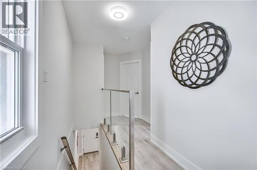 221 Rosslyn Avenue N, Hamilton, ON - Indoor Photo Showing Other Room