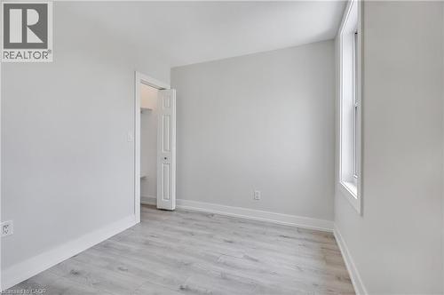 221 Rosslyn Avenue N, Hamilton, ON - Indoor Photo Showing Other Room