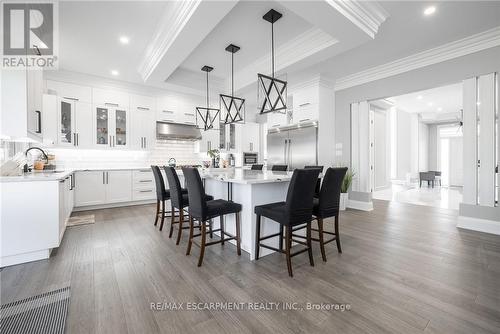 8378 Chippewa Road E, Hamilton, ON - Indoor Photo Showing Dining Room