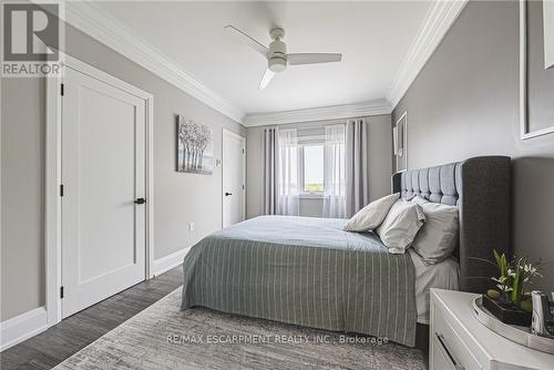 8378 Chippewa Road E, Hamilton, ON - Indoor Photo Showing Bedroom