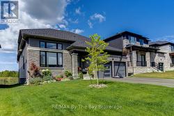 33 NICORT ROAD Wasaga Beach, ON L9Z 1J7
