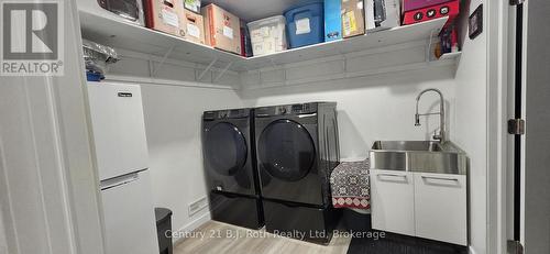 67 Discovery Trail, Midland, ON - Indoor Photo Showing Laundry Room