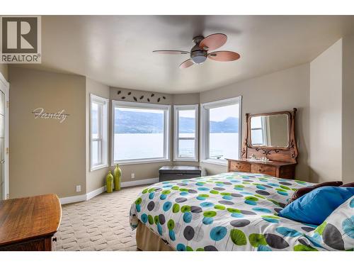17824 Juniper Cove Road, Lake Country, BC - Indoor Photo Showing Bedroom