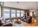 17824 Juniper Cove Road, Lake Country, BC  - Indoor Photo Showing Living Room 