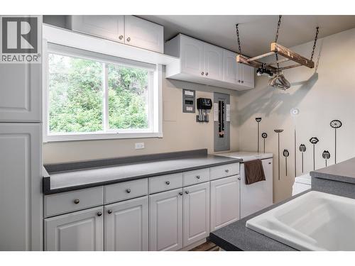 17824 Juniper Cove Road, Lake Country, BC - Indoor Photo Showing Kitchen