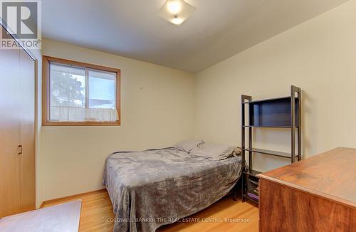 98 Shea Crescent, Kitchener, ON - Indoor Photo Showing Bedroom
