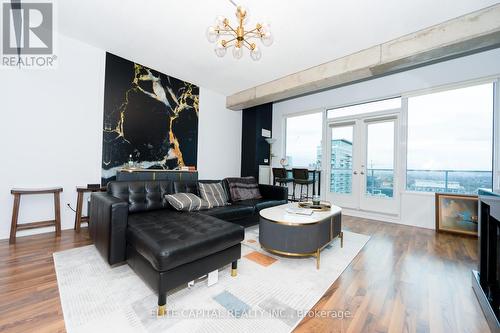 2207 - 59 East Liberty Street, Toronto, ON - Indoor Photo Showing Living Room