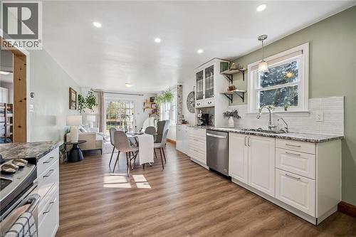 68 Albert Street, Cambridge, ON - Indoor Photo Showing Kitchen With Upgraded Kitchen