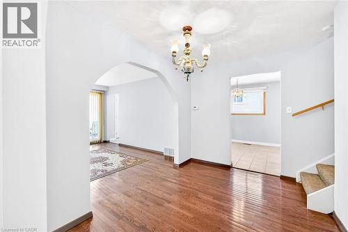 35 Rangeview Court, Hamilton, ON - Indoor Photo Showing Other Room