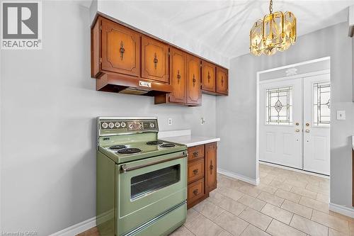 35 Rangeview Court, Hamilton, ON - Indoor Photo Showing Kitchen