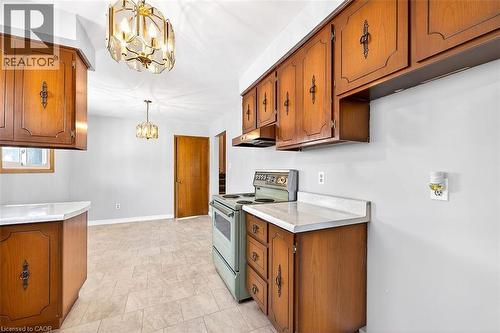 35 Rangeview Court, Hamilton, ON - Indoor Photo Showing Kitchen