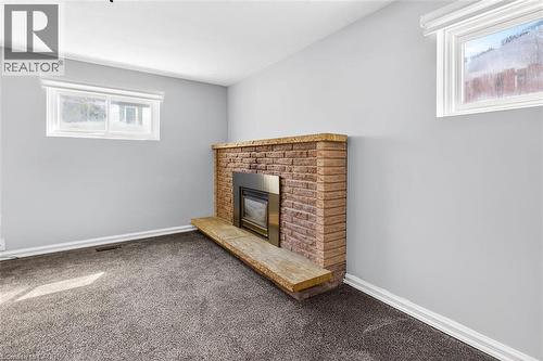 35 Rangeview Court, Hamilton, ON - Indoor With Fireplace