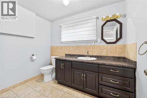 35 Rangeview Court, Hamilton, ON - Indoor Photo Showing Bathroom
