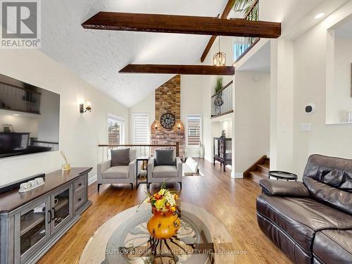 3485 Cawthra Road, Mississauga, ON - Indoor Photo Showing Living Room