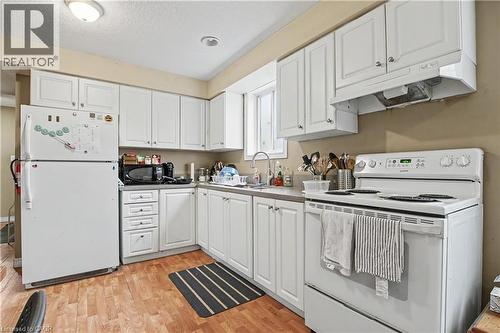 16 Columbia Street W, Waterloo, ON - Indoor Photo Showing Kitchen