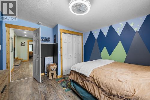 1077 Goat River South Road, Creston, BC - Indoor Photo Showing Bedroom