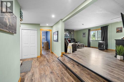 1077 Goat River South Road, Creston, BC - Indoor