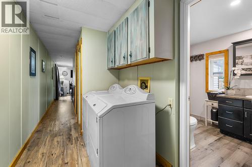 1077 Goat River South Road, Creston, BC - Indoor Photo Showing Laundry Room