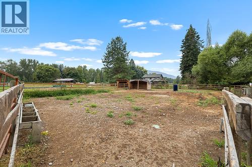 1077 Goat River South Road, Creston, BC - Outdoor