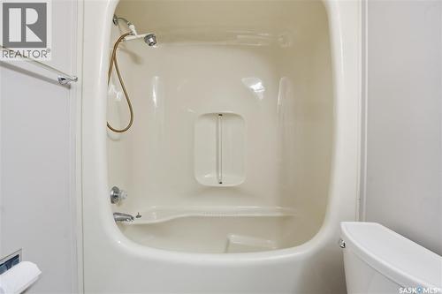 307 2275 Mcintyre Street, Regina, SK - Indoor Photo Showing Bathroom