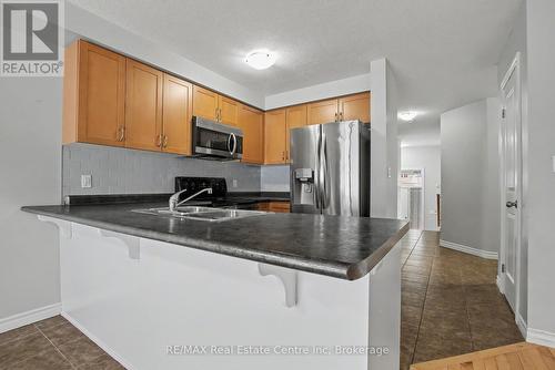 158 Kemp Crescent, Guelph (Grange Road), ON - Indoor Photo Showing Kitchen With Double Sink