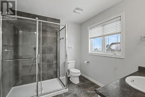 158 Kemp Crescent, Guelph (Grange Road), ON - Indoor Photo Showing Bathroom