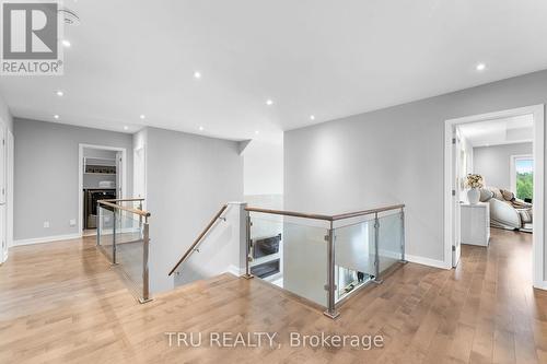 250 Sunnyridge Crescent, Ottawa, ON - Indoor Photo Showing Other Room