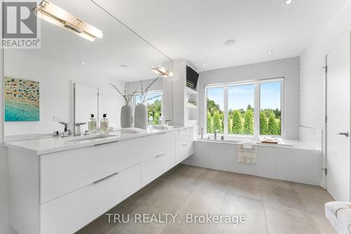 250 Sunnyridge Crescent, Ottawa, ON - Indoor Photo Showing Bathroom