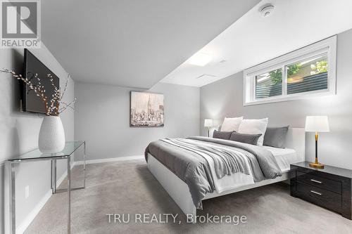 250 Sunnyridge Crescent, Ottawa, ON - Indoor Photo Showing Bedroom