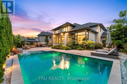 250 Sunnyridge Crescent, Ottawa, ON - Outdoor With In Ground Pool With Backyard