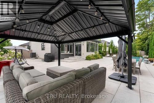 250 Sunnyridge Crescent, Ottawa, ON - Outdoor With Exterior