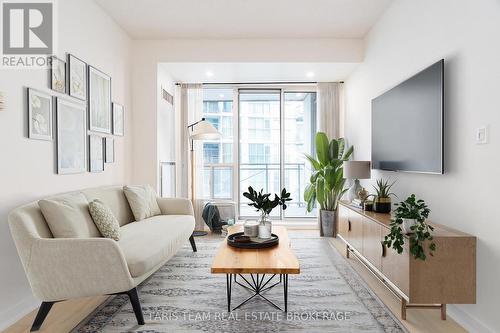 806 - 88 Palace Pier Court, Toronto, ON - Indoor Photo Showing Living Room
