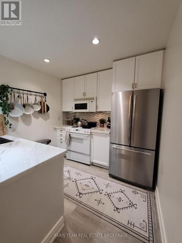 806 - 88 Palace Pier Court, Toronto, ON - Indoor Photo Showing Kitchen