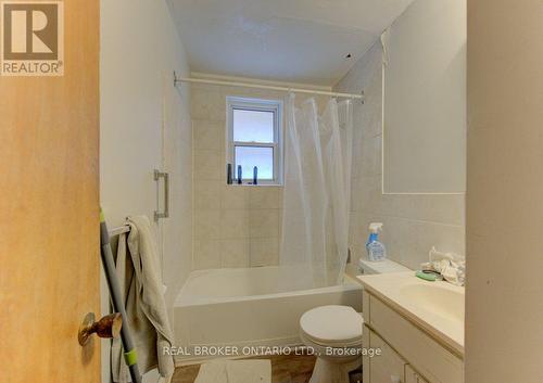 109 Eton Drive, Kitchener, ON - Indoor Photo Showing Bathroom