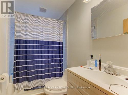 109 Eton Drive, Kitchener, ON - Indoor Photo Showing Bathroom
