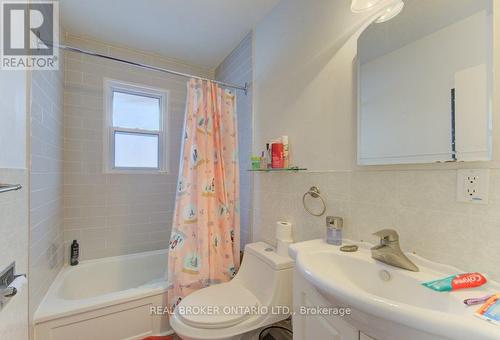 109 Eton Drive, Kitchener, ON - Indoor Photo Showing Bathroom