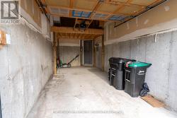 Garage with entry to the backyard - 