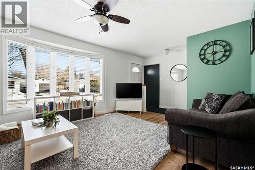 14 Joyce Crescent, Regina, SK - Indoor Photo Showing Living Room