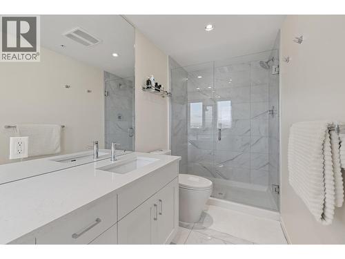 3030 Pandosy Street Unit# 316, Kelowna, BC - Indoor Photo Showing Bathroom