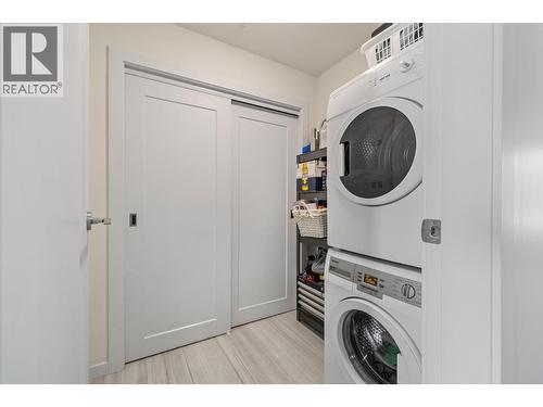 3030 Pandosy Street Unit# 316, Kelowna, BC - Indoor Photo Showing Laundry Room