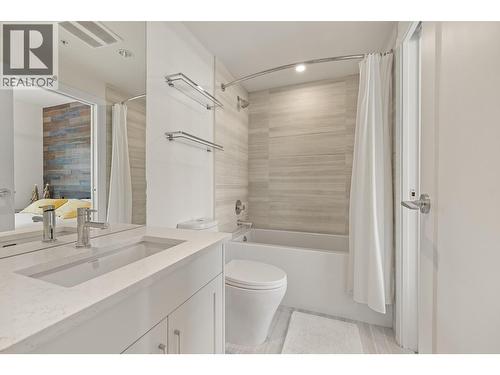 3030 Pandosy Street Unit# 316, Kelowna, BC - Indoor Photo Showing Bathroom